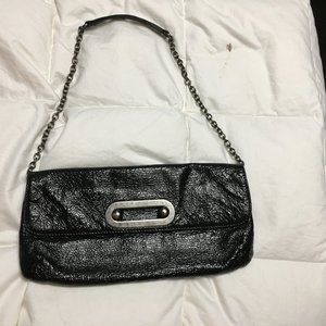 HOBO INTERNATIONAL BLACK PATENT LEATHER CLUTCH PUR